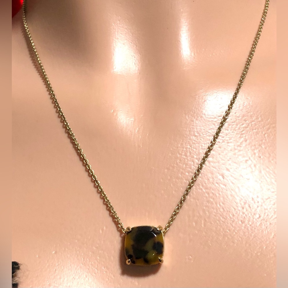 Gold Chain Necklace with Amber Tortoiseshell Pendant